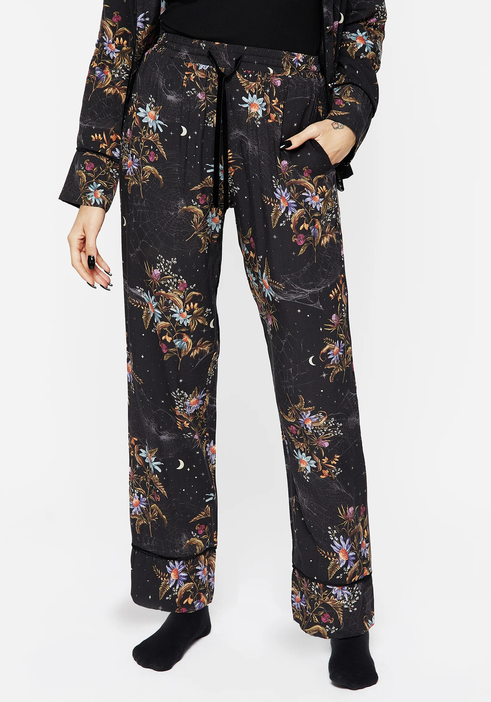 Cleome Floral Spiderweb Pyjama Bottoms - Image 5