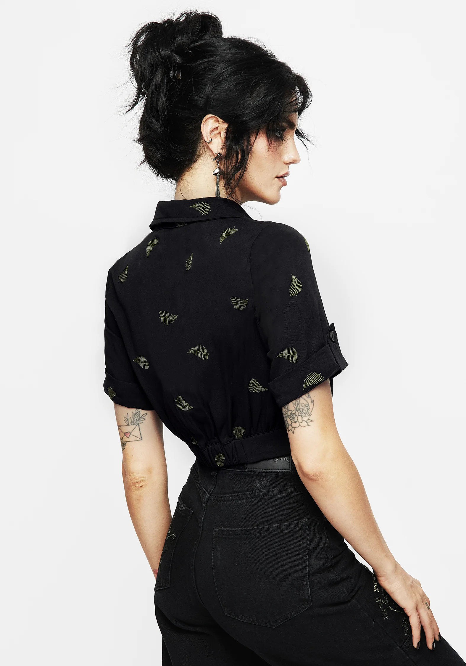 Osmunda Fern Embroidered Short Sleeve Crop Shirt - Image 3